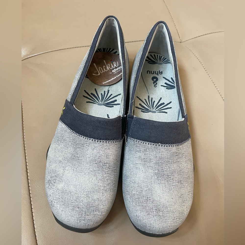 Ahnu Canvas Leather Slip-on Loafer 11 NWOT